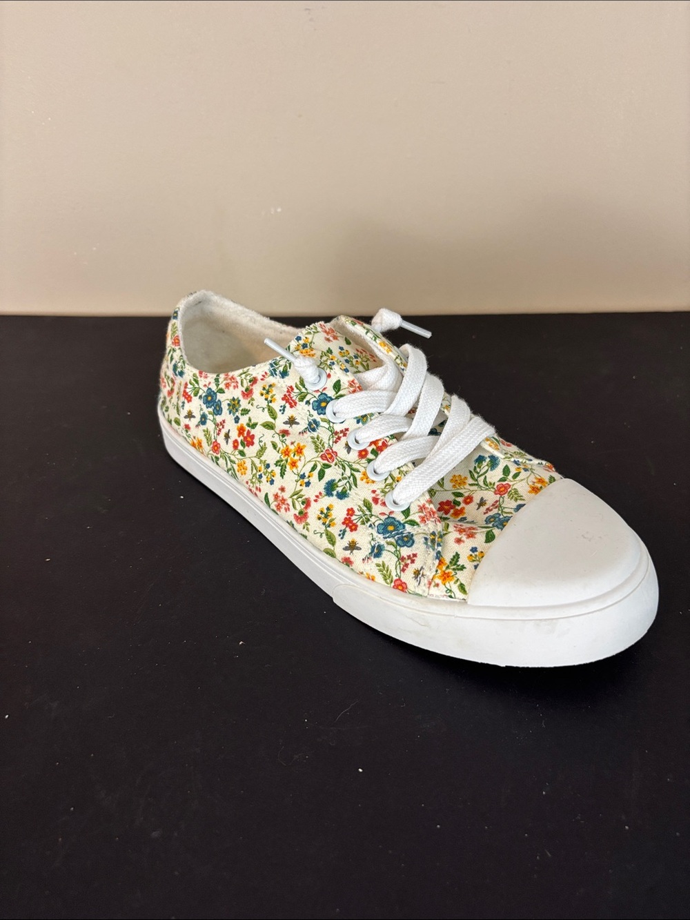 Sincerely Jules Floral Slip on Canvas Sneakers Size 9